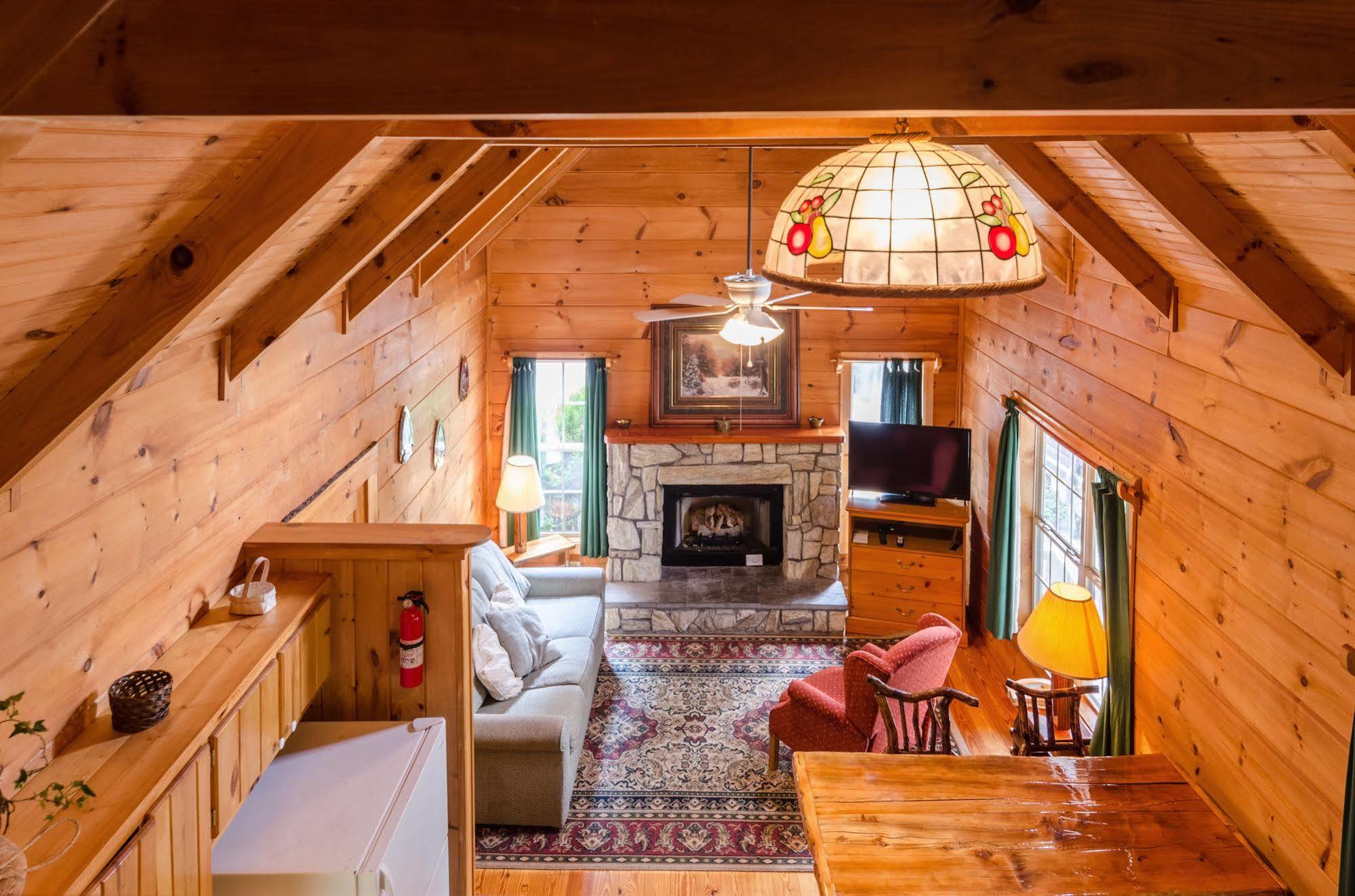 Highland Hills Motel & Cabins Boone Dış mekan fotoğraf